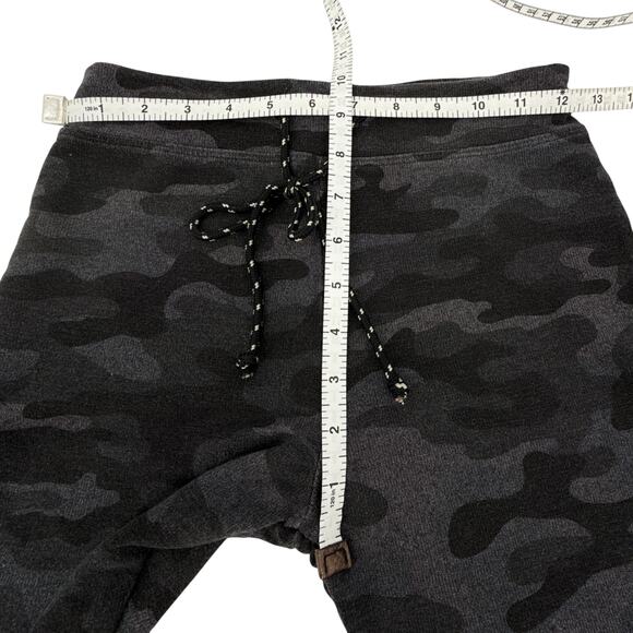 SUNDRY Camo Kick Flare Pants Size 0 - Picture 10 of 11